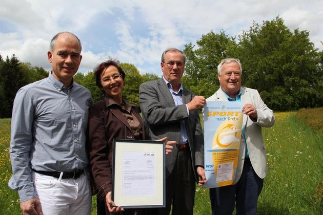 Bieten in Riedlingen künftig „Sport nach Krebs“ an (von links) Dr. Stefan Hundeborn (betreuende Arzt), Übungsleiterin Yvonne Kl